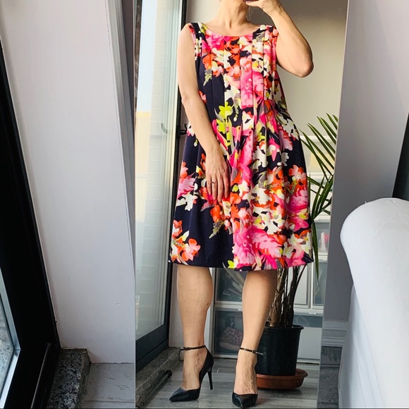 Vince Camuto Dresses & Skirts - Vince Camuto Floral Gold Zipper Cozy Feel Multicolor  Classy Midi Dress